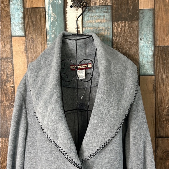 Tudor Court Gray Button-Up Coat with Pockets - Picture 2 of 13